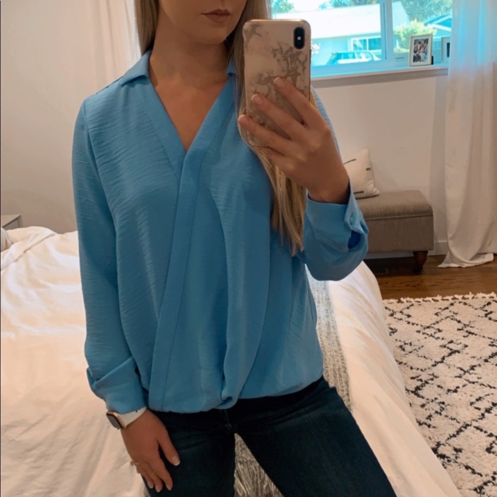 Vince blouse. Color blue. Size small.